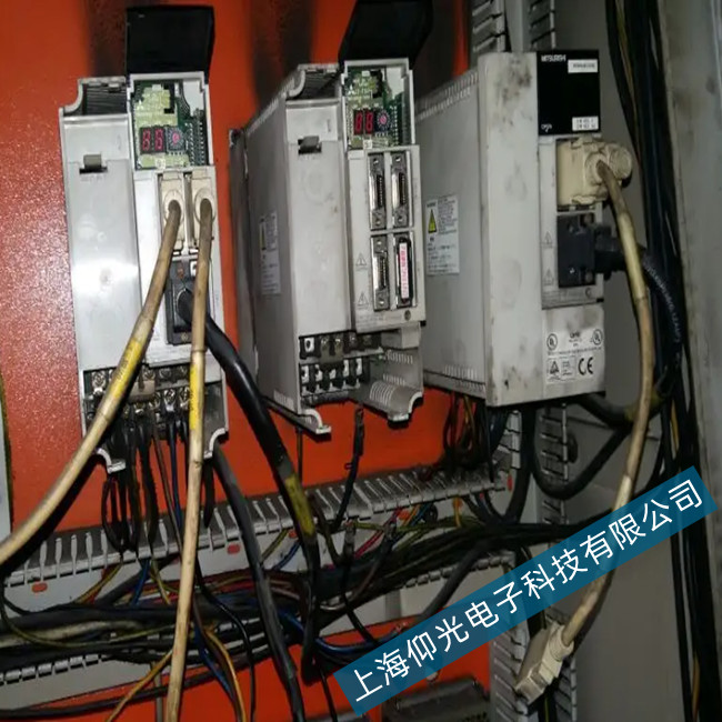 三菱數控系統(tǒng)M70 M80系列維修-顯示屏白屏故障檢修