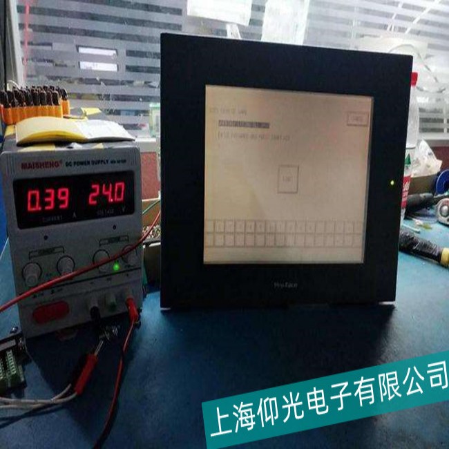 廣西服務(wù)業(yè)施耐德觸摸屏XBTF011110開機(jī)走到一半就不動故障維修費(fèi)用