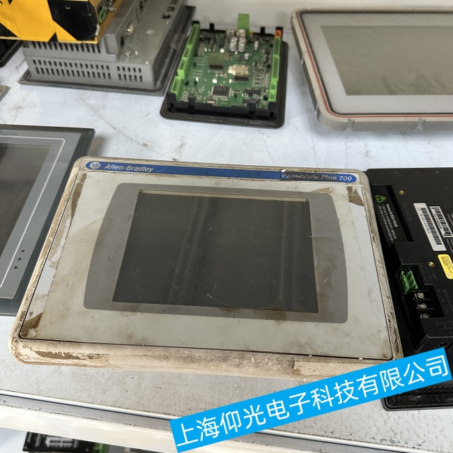 深圳AB羅克韋爾2711P-B6M3A觸摸屏通電幾分鐘后屏幕變成藍(lán)屏故障維修點(diǎn)