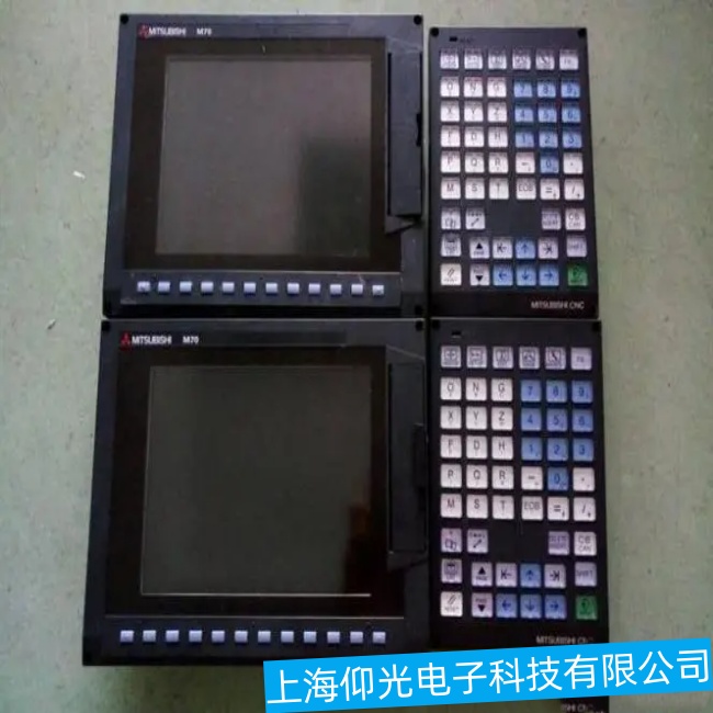 江蘇三菱數(shù)控系統(tǒng)M700系列操作面板出現(xiàn)無顯示故障維修當天修好